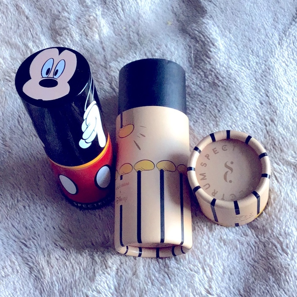 Disney Spectrum Limited Mickey Mouse Anniversary Retractable Kabuki Brush
New